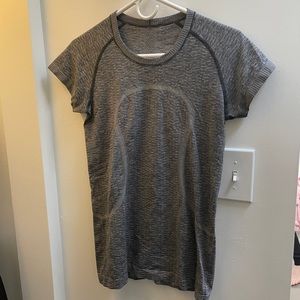 Lululemon T shirt